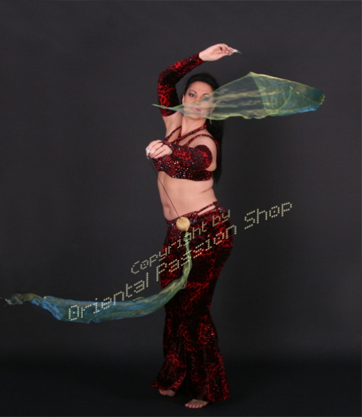 2 organza triangle veils, different colors
